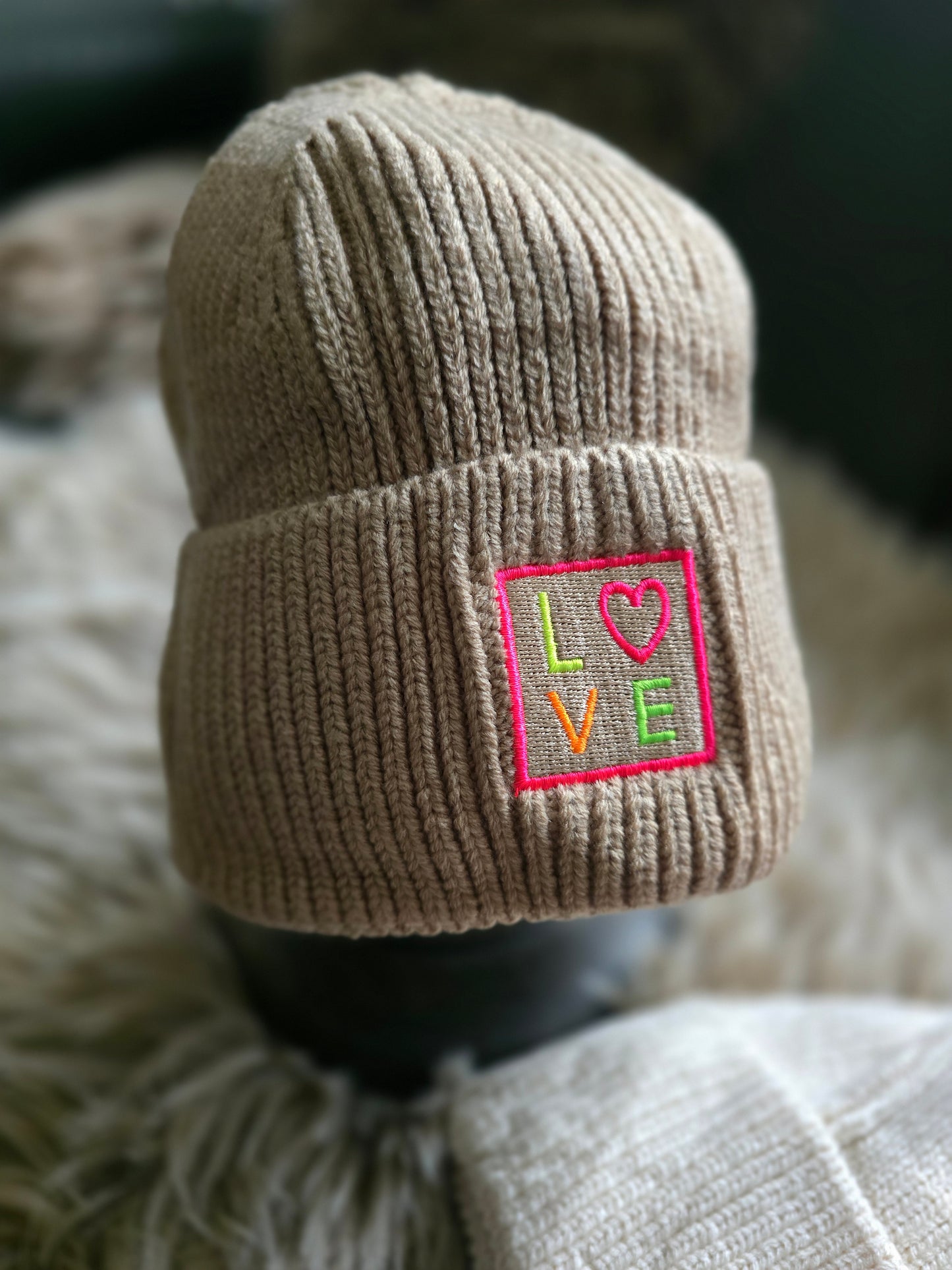 Mütze LOVE 100% Viscose