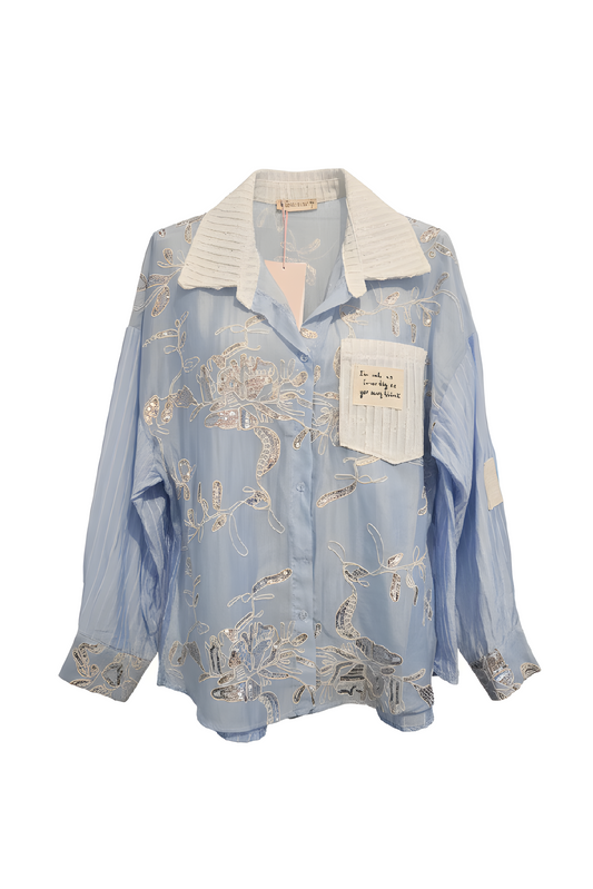 Hemdbluse mit Details