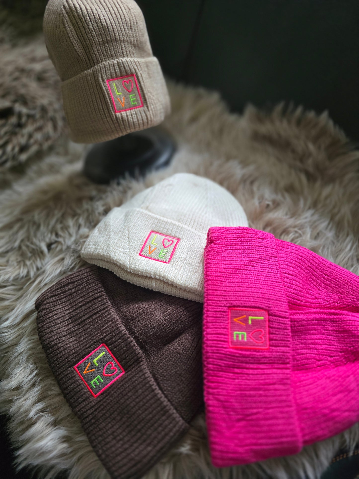 Mütze LOVE 100% Viscose