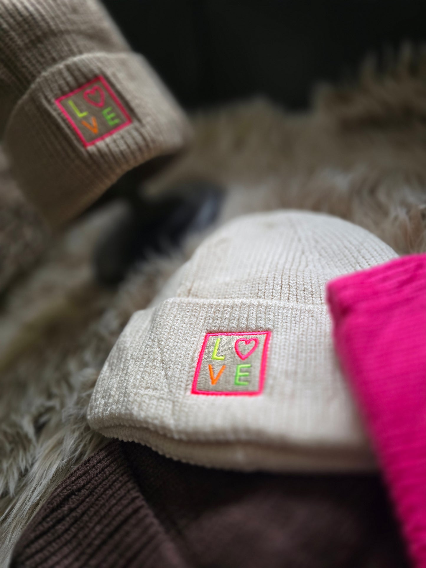 Mütze LOVE 100% Viscose
