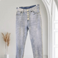 Jeans mit ausgefallene Knöpfe