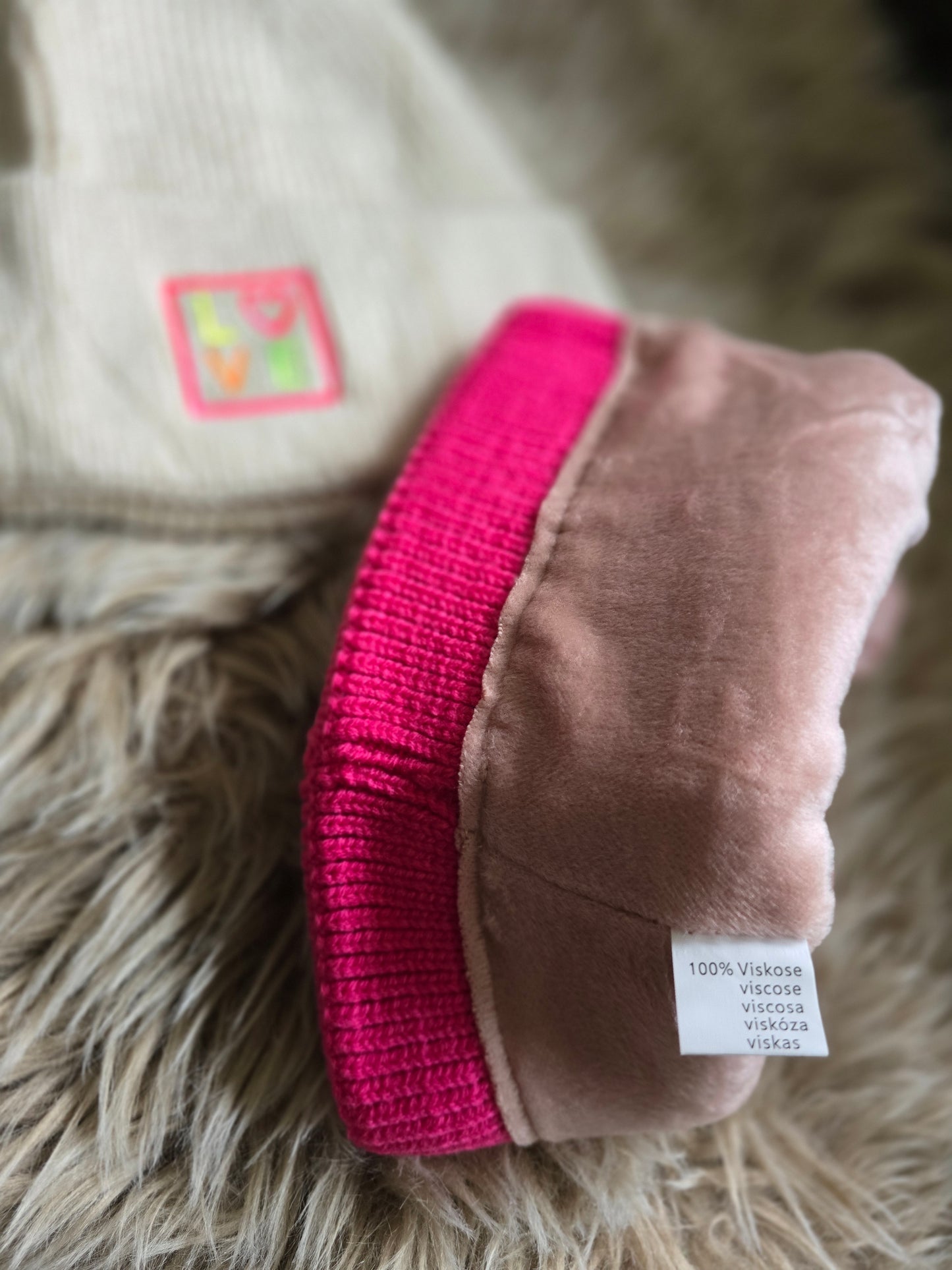 Mütze LOVE 100% Viscose